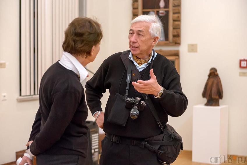 Фото №210661. На выставке "Реалистическое искусство Татарстана  и России"