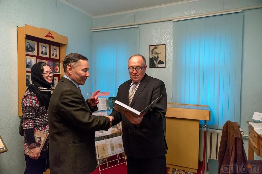 Фото №217047. Р.Тухватуллин, Н.Ахунова, Ш.Гарипов