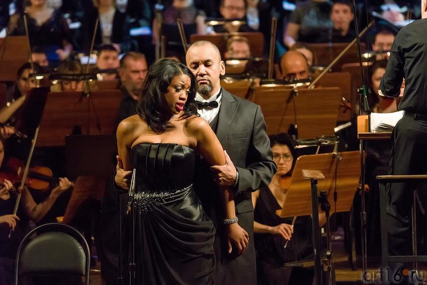 Фото №222368. Бесс (Лакита Митчел, США), Краун (Лестер Линч, США)