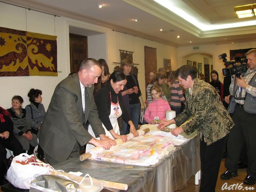 Фото №24931. На скалку наматываем войлочное панно