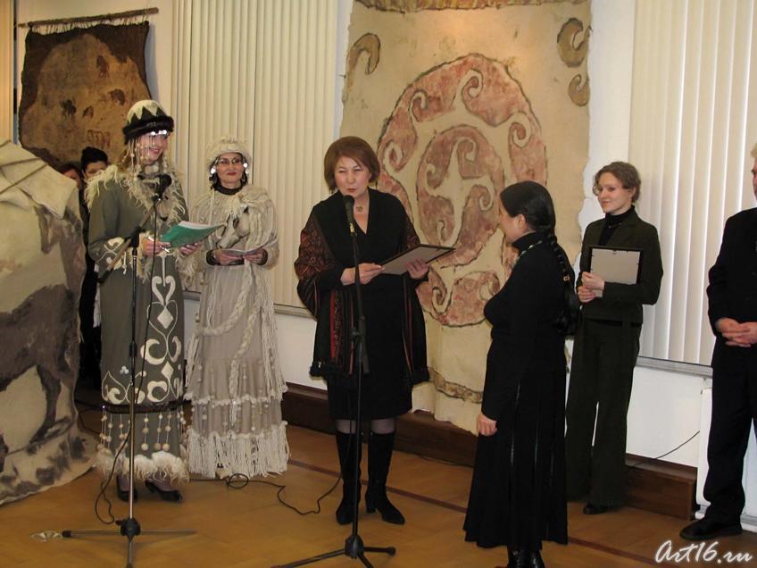 Фото №25318. Зиля Валеева. Награждение Розы Рахматуллиной (г. Бугульма, РТ)