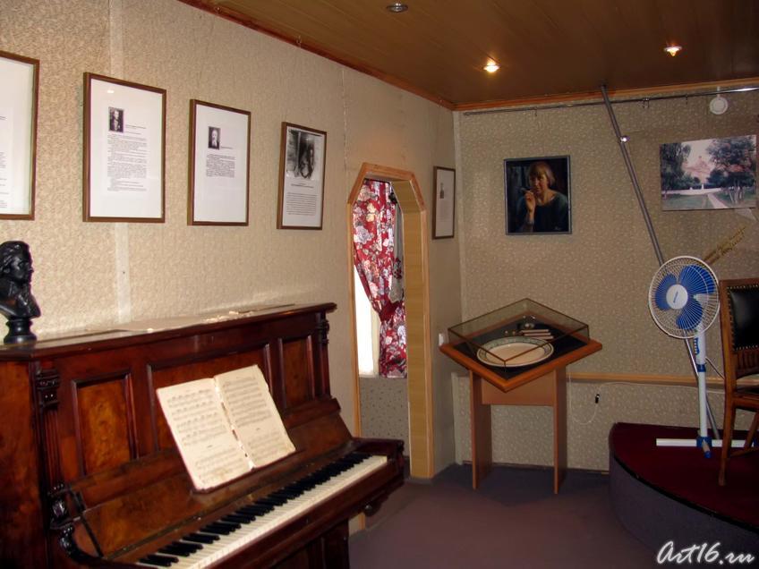 Фото №31685. Фрагмент экспозиции литературного музея