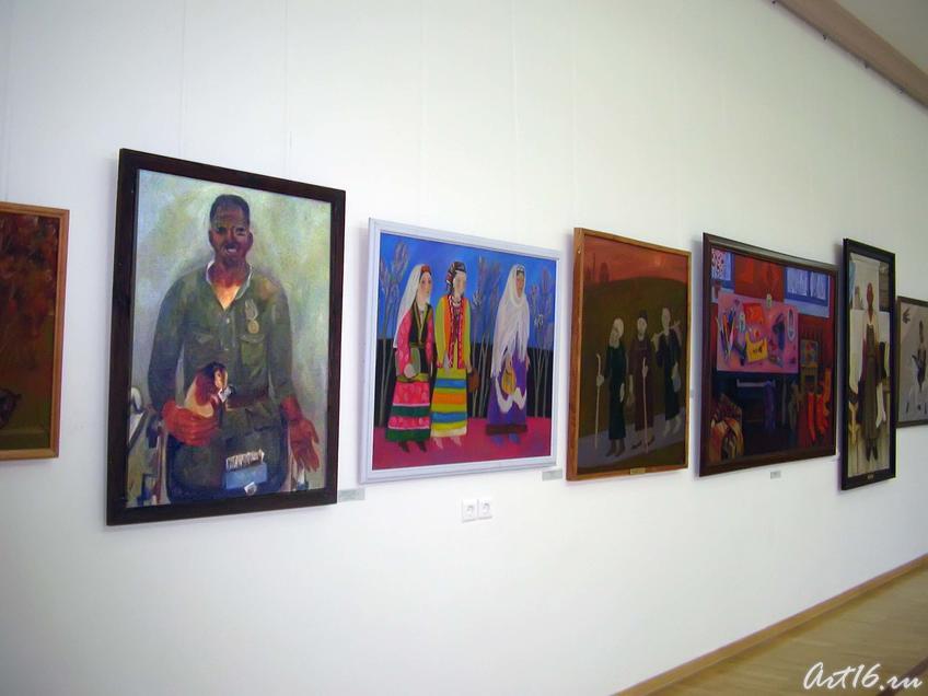 Фото №36933. Экспозиция выставки «Грани творчества»