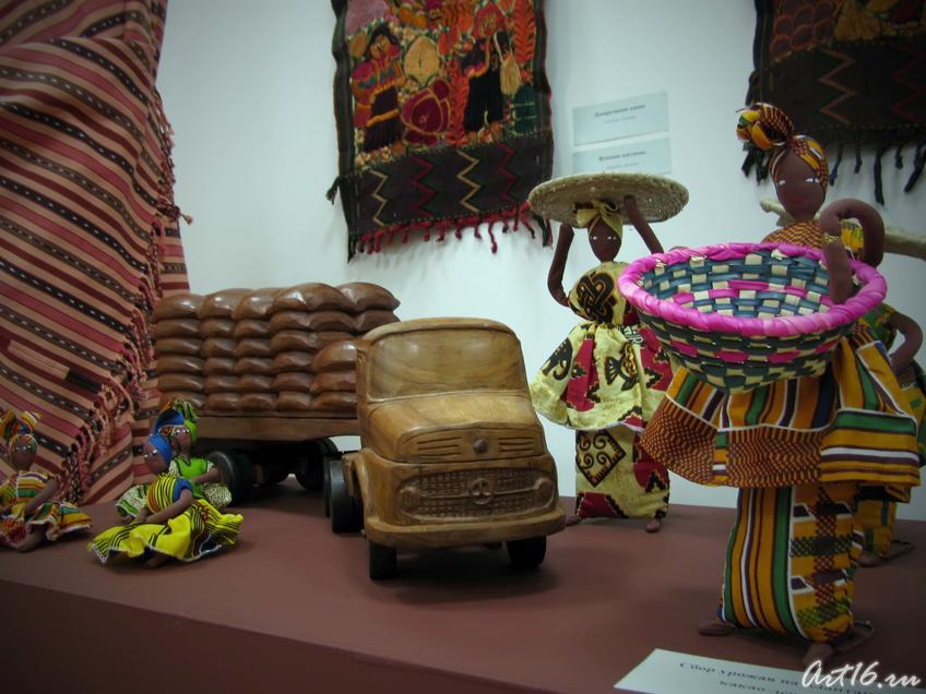 Фото №39505. Сбор урожая на плантациях какао-деревьев