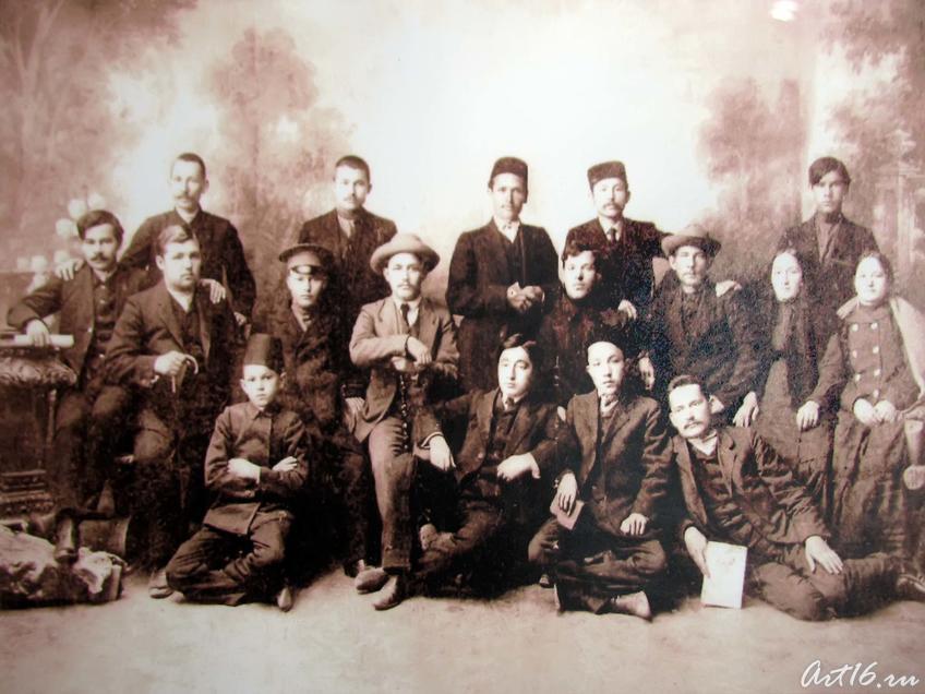 Фото №43714. Г.Тукай среди Астраханской интеллигенции