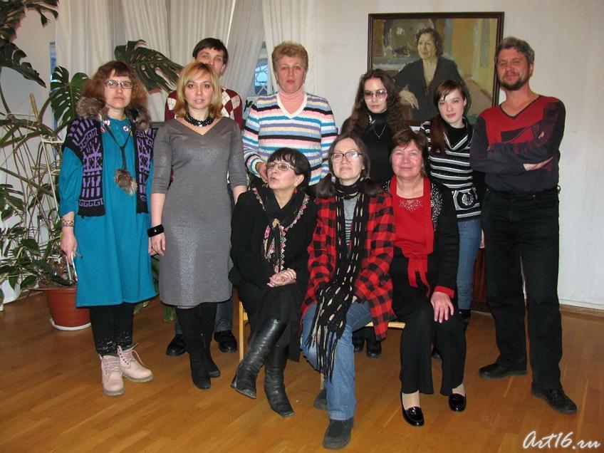 Фото №51949. «Белая ворона», Р. Шагеева и сотрудники музея им. Баки Урманче