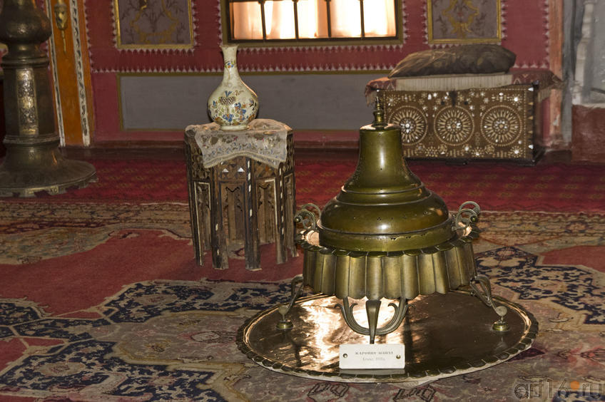 Фото №70335. Жаровня-мангал. Крым XVIII век. Фрагмент экспозиции