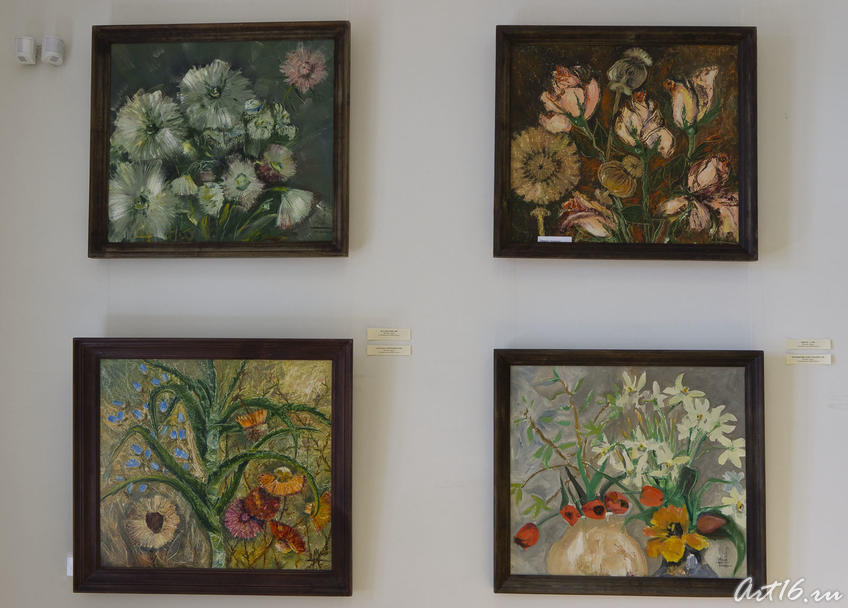 Фото №74082. Фрагмент экспозиции (Миля Нуруллина, 1997, 1999)