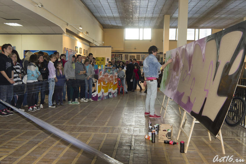 Фото №78099. Граффити в Выставочном зале ГМИИ РТ