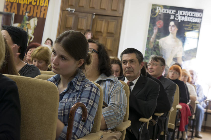 Фото №78523. Презентация альбома В.И.Курашова "Архитектура России. Казань деревянная"