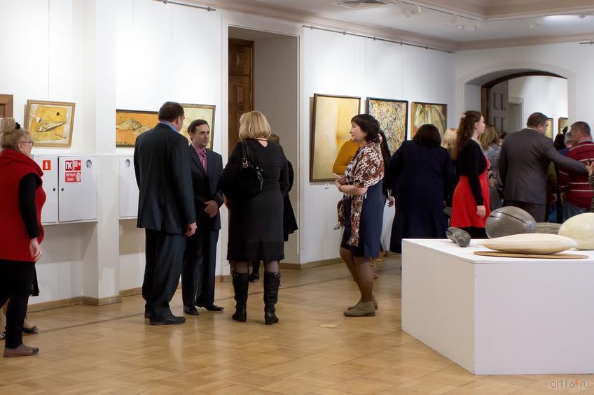 Фото №813015. Перед открытием выставки А.Новикова