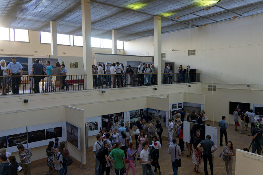 Фото №81874. Открытие выставки  "World Press Photo —.2011"