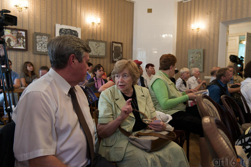 Фото №82766. Перед началом мероприятия "Мир незабытых вещей"