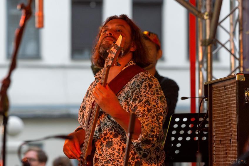 Фото №836944. Антон Горбунов — бас-гитара