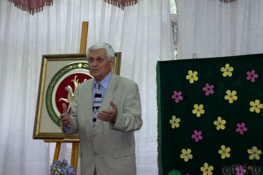 Фото №83703. Мусагит Мударисович Хабибуллин на открытии выставки Александра Иванова
