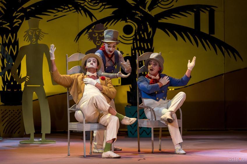 Фото №837174. Дон Пинто (Анатолий Захаров), Амброзио (Алексей Морозов), дон Гастон (Алексей Сулимов)