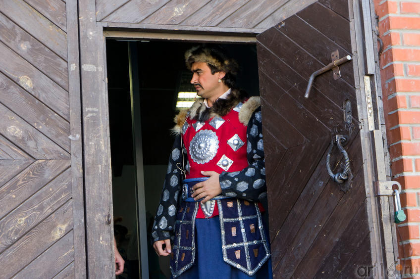 Фото №84320. Перед началом оперы «Алтынчач»,  4 сентября 2011