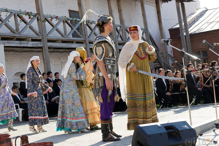 Фото №84395. Тугзак призывает мужчин сразиться с врагом