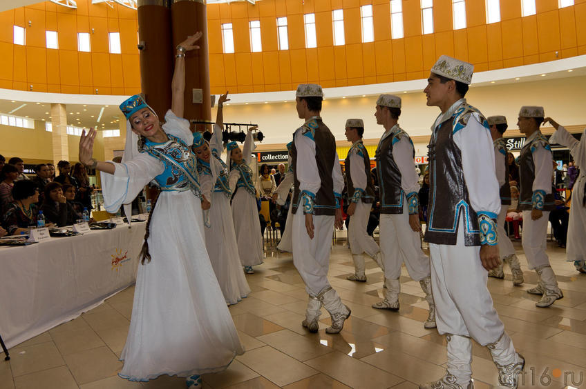 Фото №84567. Финал  III Международного конкурса национальной одежды