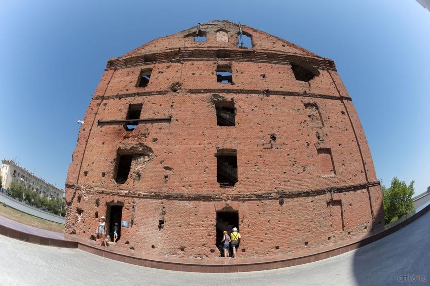 Фото №858655. Руины мельницы Гергардта (Грудинина). Музейный комплекс «Сталинградская битва» на Гвардейской площади