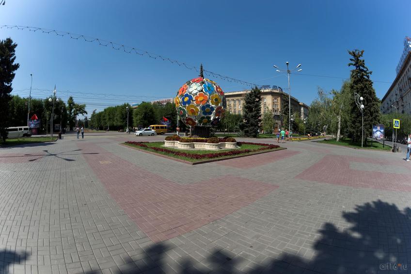 Фото №858901. Цветочное дерево  «Дерево Мира» на аллее Героев