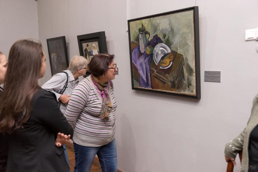 Фото №861133.  Возле картины " Натюрморт с воблой" Куприна