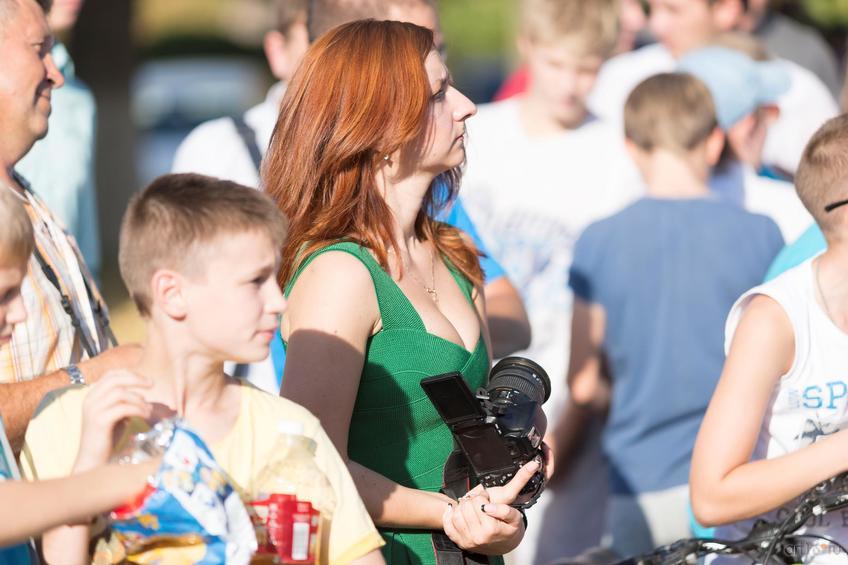 Фото №862507. Зрители.  Турнир по силовому экстриму. Тяга автомобиля 