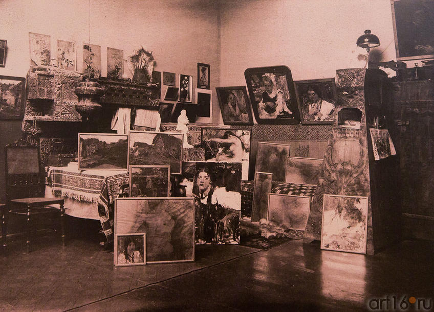 Фото №86424. Фотография нач. XX века. Фрагмент экспозиции (картины Н.И.Фешина)