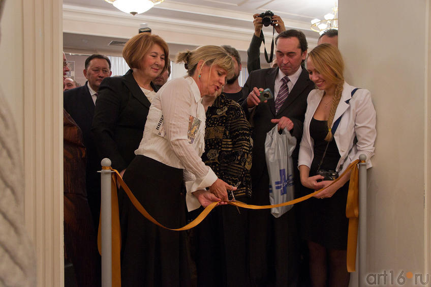 Фото №86529. Никоэла Доннер – внучка Николая Фешина. открывает выставку «От Казани до Таоса»