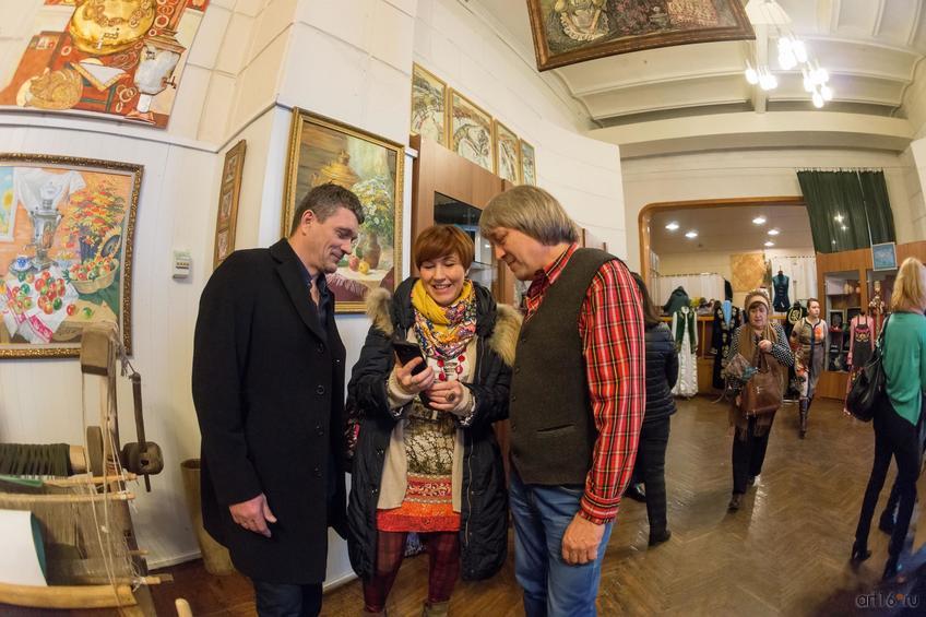 Фото №878139. На вернисаже В.Тимофеева