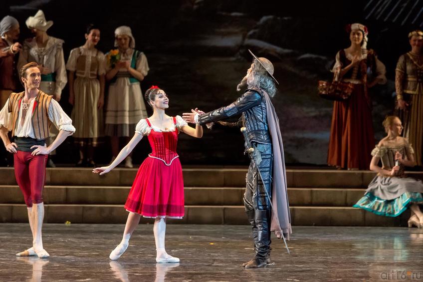 Фото №886121. Базиль, Китри и Дон Кихот. Дон Кихот поражен красотой Китри