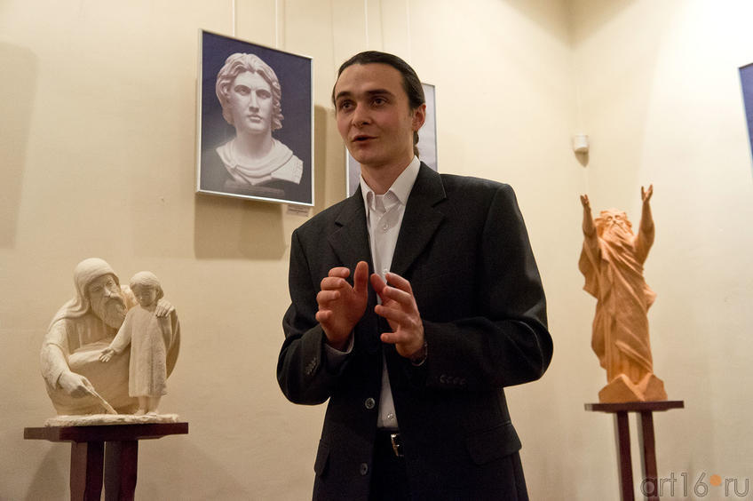 Фото №88727. А.Леонов на открытии выставки "Молитва в скульптуре!