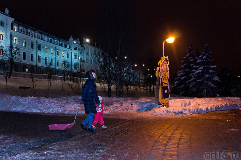 Фото №88874. С санками на горку. Зимние прогулки по парку "Черное озеро"