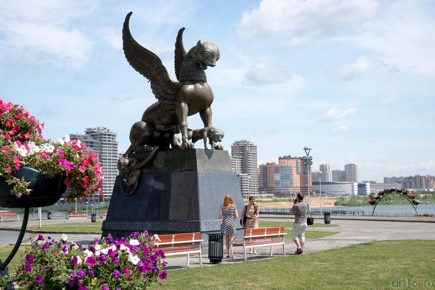 Фото №891328. Крылаты барс (она). Даши Намдаков, Чаша, Скульптурная композиция «Он и она», Казань