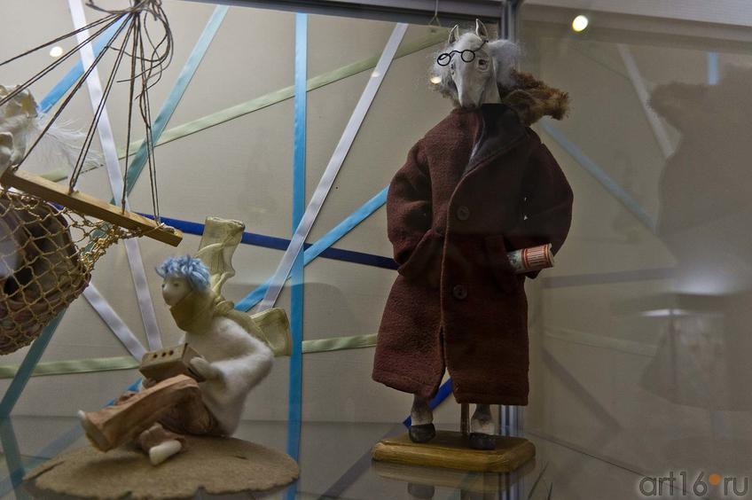 Фото №89601. Конь в пальто (на переднем плане). Куклы Марины Юсуповой