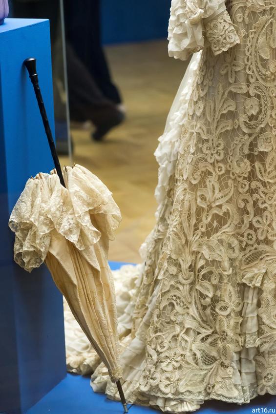 Фото №897415. Зонт из кремового крепдышина /платье послеобеденное