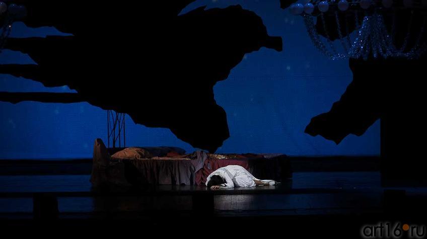 Фото №92877. Действие третье. Болезнь подтачивает здоровье Виолетты, ария Виолетты «Простите вы навеки, о счастье мечтанья»