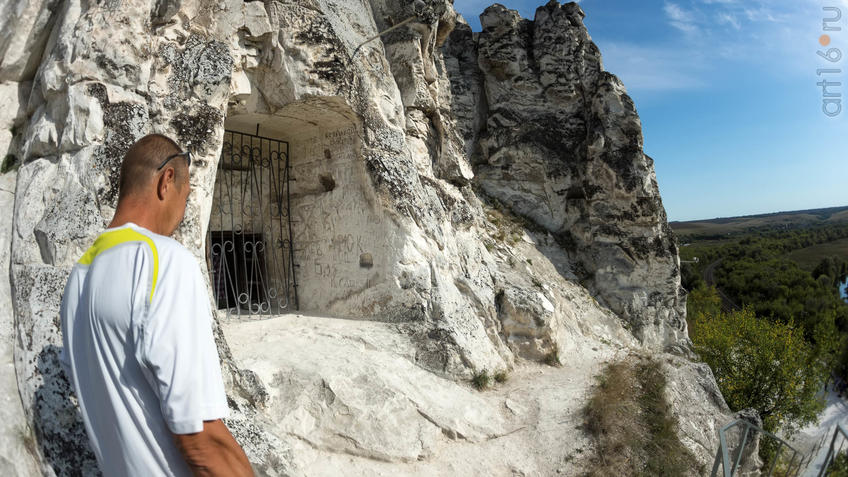 Фото №935157. Пещерный комлекс а в больших Дивах с церковью Сицилийской иконы Божией Матери