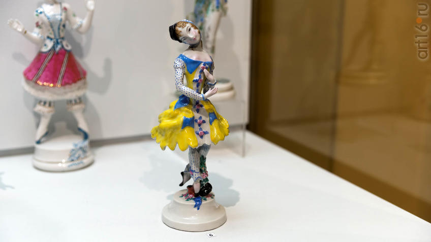 Фото №935854. Скульптура "Коломбина"