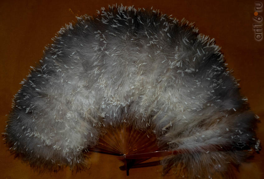 Фото №954350. Beep plian ИЗ ПЕРЬЕВ МАРАБУ С МОНОГРАММОЙ «М» Конец XIX века Италия