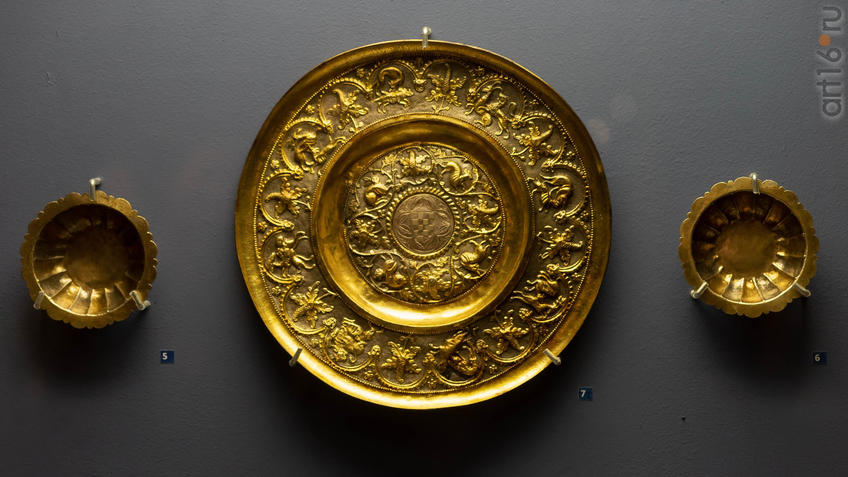 Фото №955656. Чаши ложчатые (по краям) / Блюдо