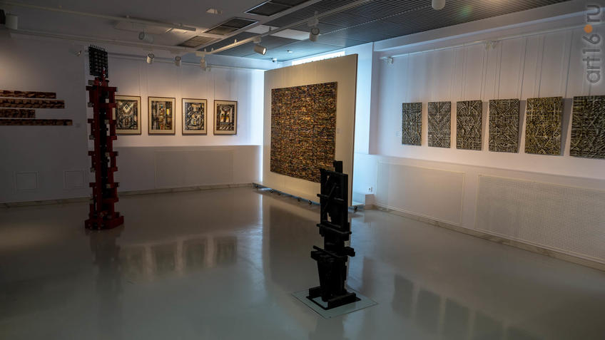 Фото №958670. Фрагмент экспозиции выставки художников Дагестана в ГСИ ГМИИ РТ