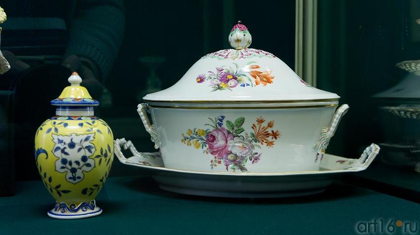 Фото №96085. Вазочка желтая с крышкой. сер. XIX /Супница и блюдо с изображением букетов цветов. 1-я пол. XIX