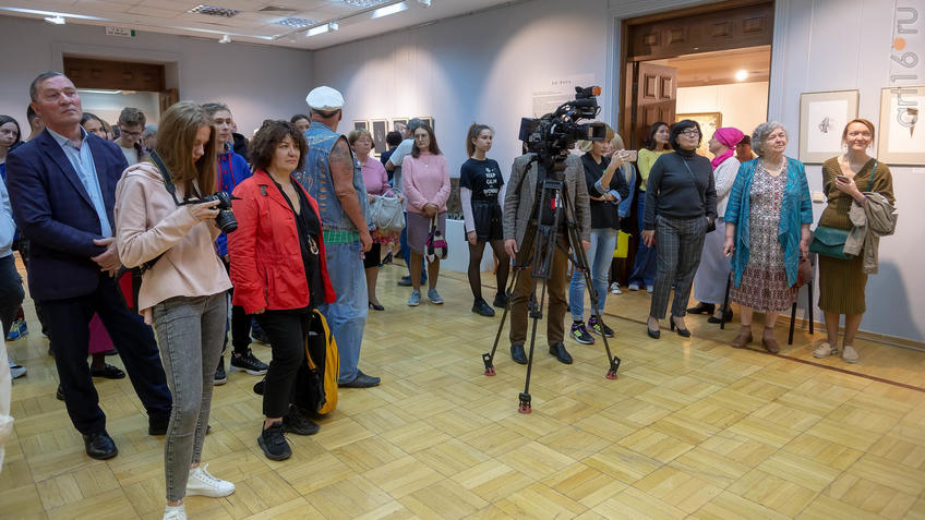 Фото №960945. На открытии выставки Сабирова Альфиза «Аю бала»