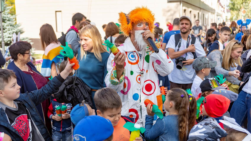 Фото №961374. Карнавал «Зайчество» от Упсала-Цирка  (Санкт-Петербург), Альметьевск, 07.09.2019