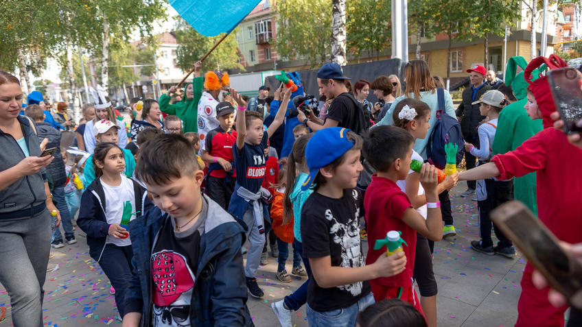 Фото №961384. Карнавал «Зайчество» от Упсала-Цирка  (Санкт-Петербург), Альметьевск, 07.09.2019