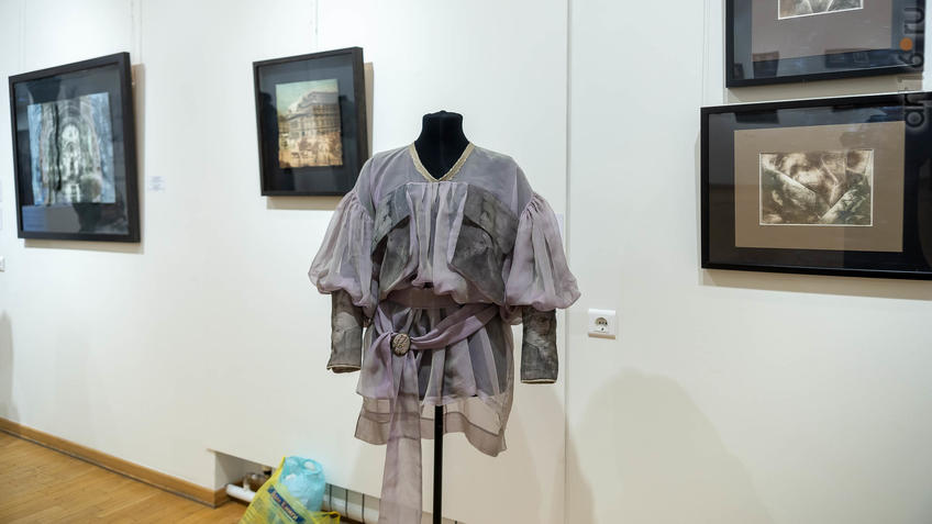 Фото №962122. Блуза "Вена Моцарта" , размер 44. Художник-модельер Негода Оксана / Офорты на шелковом шифоне, брошь С. Ланшакова