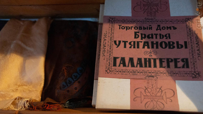 Фото №965609. Фрагмент интерьера торговой лавки