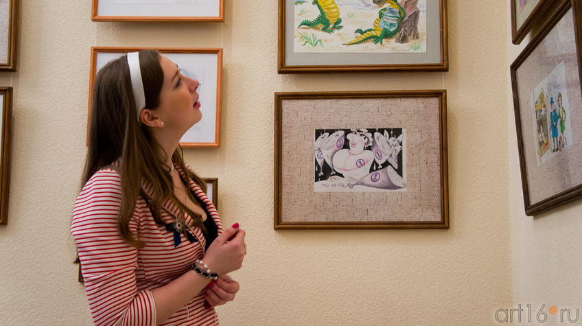 Фото №96805. У карикатур на выставке «ВыставКАрикатур» в галерее Мазитова