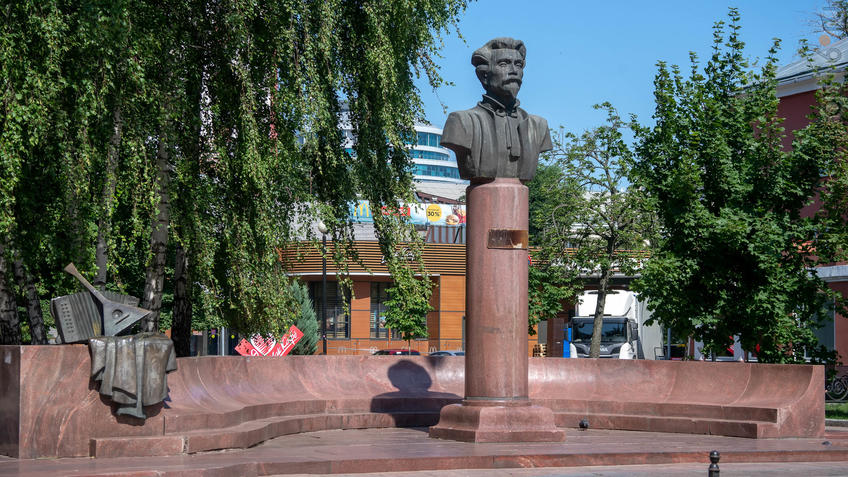 Фото №970258. Памятник Пятницкому М.Е.